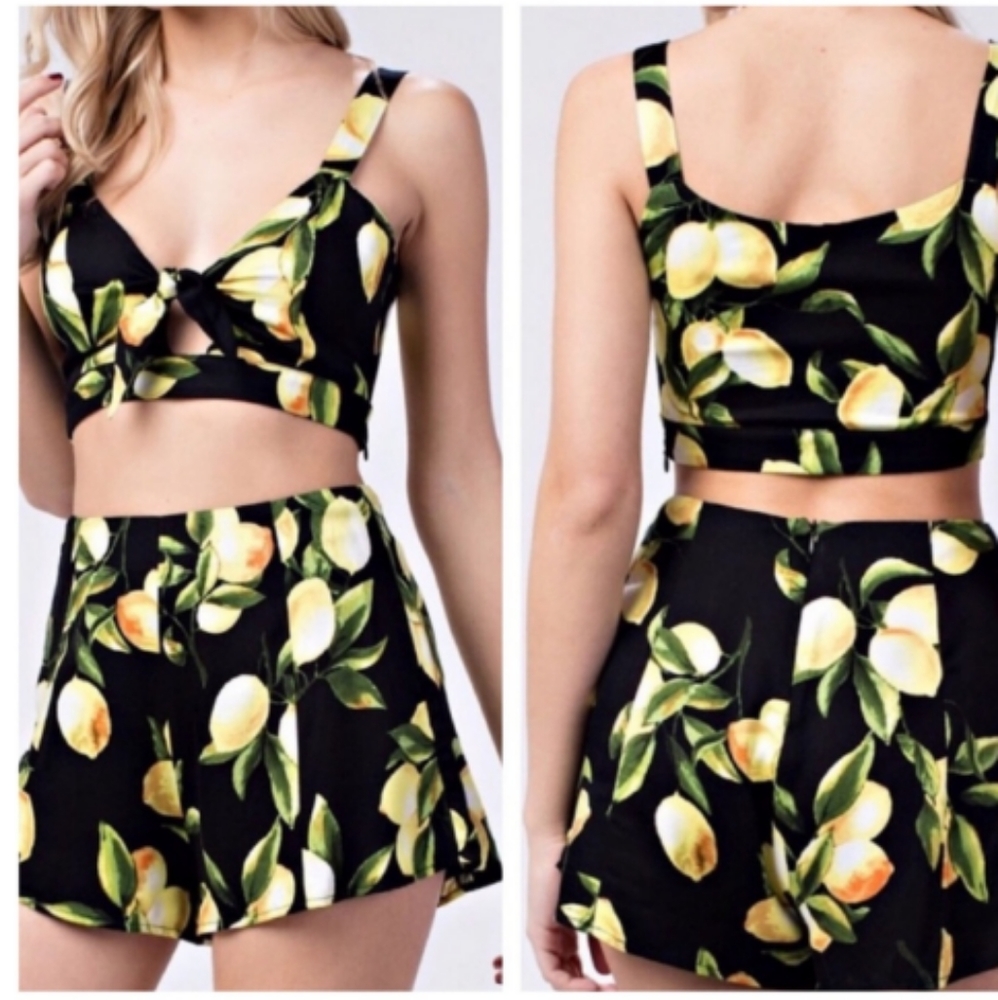 *Wild Honey 2-Piece Crop Top & Shorts Set Black‎ Lemon Print Size M